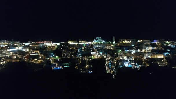 Ville de Santorin sur l'île de Santorin dans les Cyclades en Grèce vue du ciel et de nuit — Wideo stockowe