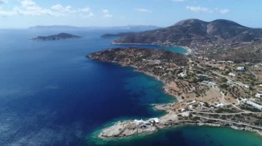 Yunanistan 'ın Kiklad adasındaki Sifnos adasındaki Chrisopigi Faros Manastırı