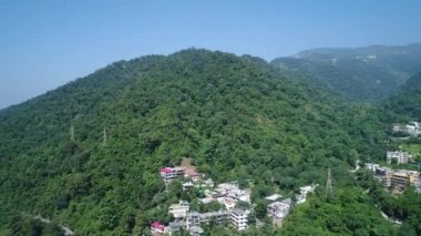 Hindistan 'ın Uttarakhand eyaleti Rishikesh şehri gökyüzünden görüldü