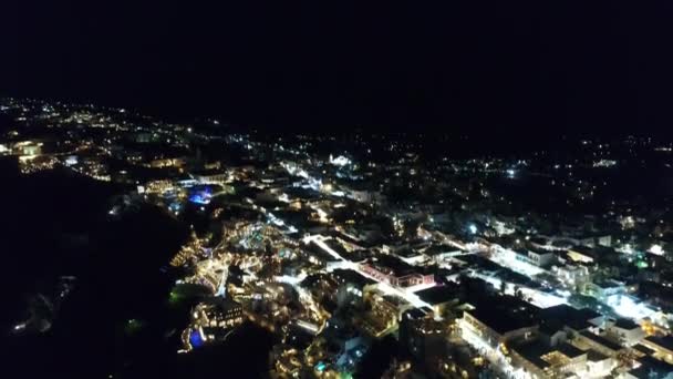 Ville de Santorin sur l'île de Santorin dans les Cyclades en Grèce vue du ciel et de nuit — Stok Video