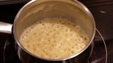 Henri IV sosunun hazırlanması.