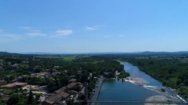 Fransa 'daki Ardeche vadileri gökyüzünden görünüyor.