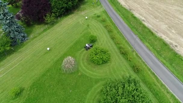 Ridgräsklippare Aktion Sett Från Himlen — Stockvideo