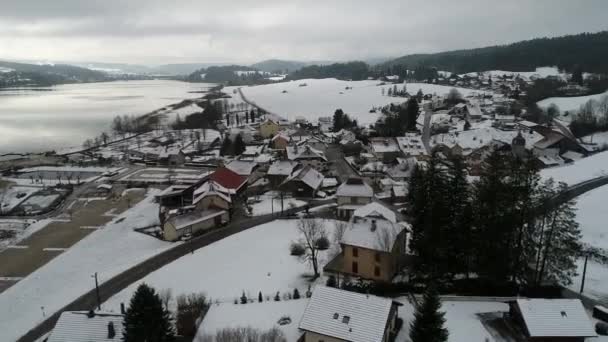 Village de Saint-Point-Lac dans le Doubs en Francia — Vídeos de Stock