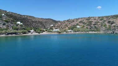 Yunanistan 'da Sifnos Adası' ndaki Hristofi yakınlarında Apokofto plajı