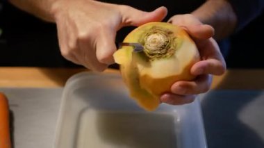 Taze organik şalgam hazırlığı