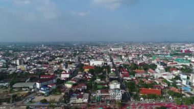 Laos 'taki Vientiane şehrinin kıyısındaki Mekong nehri gökyüzünden görüldü.