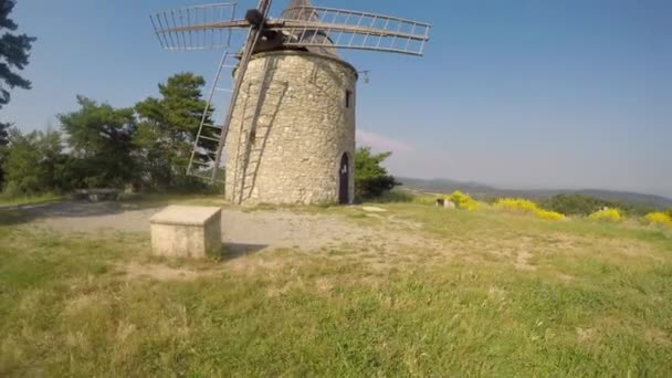 Molino Viento Corazón Del Parque Natural Regional Luberon Francia — Vídeos de Stock