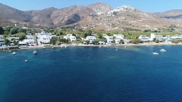 Playa Livadi Isla Serifos Las Cícladas Grecia Visto Desde — Vídeo de stock