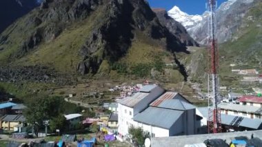 Hindistan 'ın Badrinath eyaleti Uttarakhand gökyüzünden görüldü.