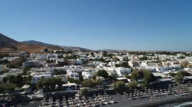 Ville de Santorin sur l'île de Santorin dans les Cyclades en Grèce vue du ciel