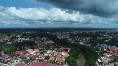 Kamboçya 'daki Siem Reap şehri gökyüzünden görüldü