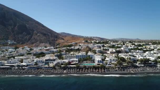 Ville de Santorin sur l'île de Santorin dans les Cyclades en Grèce vue du ciel — Video