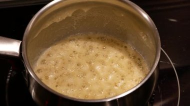 Henri IV sosunun hazırlanması.