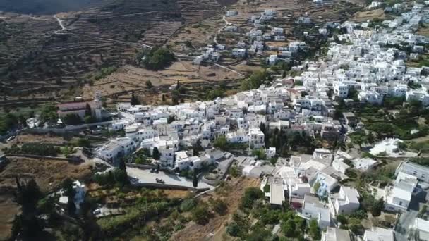 空からギリシャのキクラデス諸島のパロス島のレフクスの村 — ストック動画