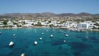 Yunanistan 'ın Kiklad adasındaki Naxos adasındaki Aliko plajı gökyüzünden görüldü