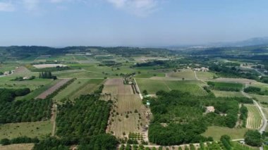 Fransa 'nın Provence kentindeki Mont Ventoux civarında gökyüzünden