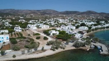 Yunanistan 'ın Kiklad adasındaki Naxos adasındaki Aliki plajı gökyüzünden görüldü