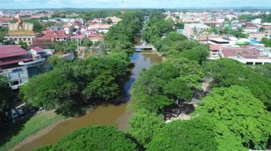 Kamboçya 'daki Siem Reap şehri gökyüzünden görüldü