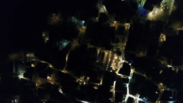 Village de Chora sur l 'Breezle d' Ios vue de nuit – stockvideo