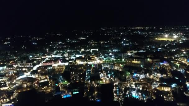 Ville de Santorin sur l'île de Santorin dans les Cyclades en Grèce vue du ciel et de nuit — Stock video