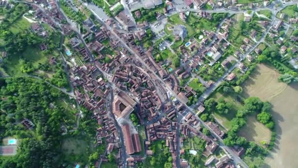 Village de Saint-Cyprien en Périgord en France vue du ciel — Stockvideo