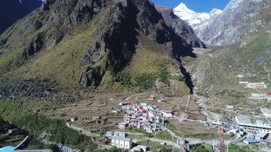 Hindistan 'ın Badrinath eyaleti Uttarakhand gökyüzünden görüldü.