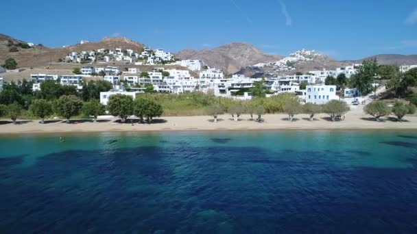 Île de Sérifos dans les Cyclades en Grèce vue du ciel — Video