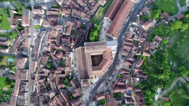 Village de Saint-Cyprien en Périgord en France vue du ciel — Stock video