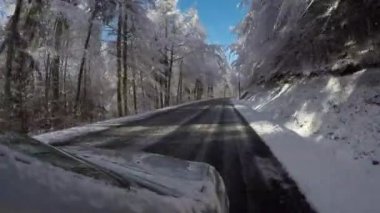 France-jura-hz-4K-colldrive-181411-1-saintlac-doubs-neige-maison-arbre-road-montagne-sapin-lac-foret-7