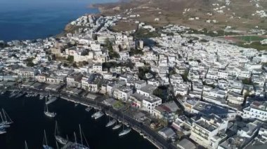 Yunanistan 'ın Cyclades bölgesindeki Naxos adasındaki Chora köyü gökyüzünden