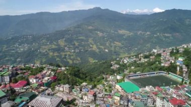 Hindistan 'ın Sikkim kentindeki çete şehri gökyüzünden görüldü.