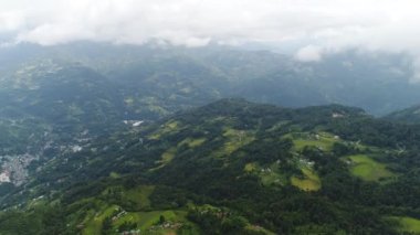 Sikkim Hindistan 'daki Rumtek Manastırı gökyüzünden görünüyor.