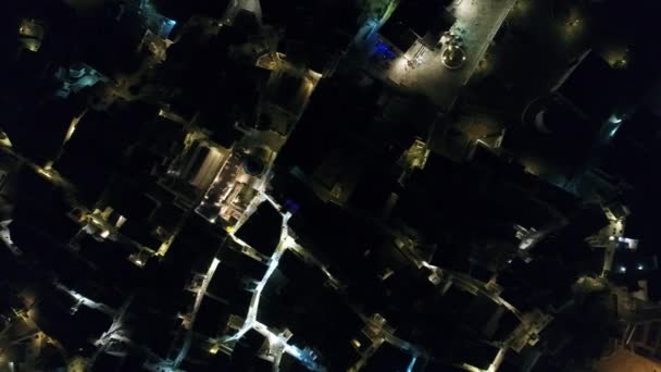 Village de Chora sur l 'Breezle d' Ios vue de nuit – stockvideo