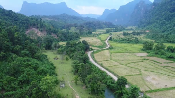 Τοπίο Γύρω Από Την Πόλη Vang Vieng Στο Λάος Δει — Αρχείο Βίντεο
