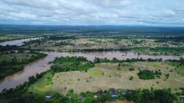 Si Phan Don ya da Don Laos yakınlarında gökyüzünden 4000 ada