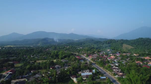 Laos Taki Vang Vieng Şehri Gökyüzünden Görüldü — Stok video