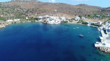 Yunanistan 'ın Kiklad adasındaki Sifnos adasındaki Faros plajı