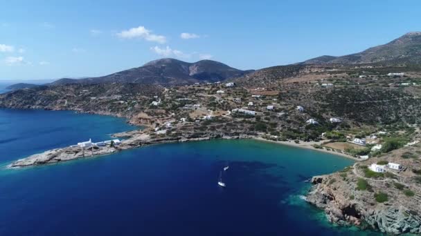 Faros Strand Sifnos Szigetén Görögországi Kerékpárokon Égből Nézve — Stock videók