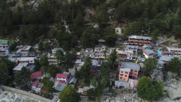 空から見たインドのウッタラーカンド州のガンゴトリ村 — ストック動画