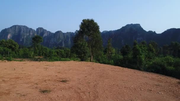 Landschap Rond Stad Vang Vieng Laos Gezien Vanuit Lucht — Stockvideo