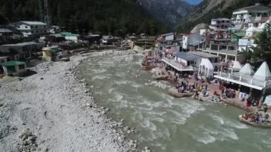 Hindistan 'ın Uttarakhand eyaletindeki Gangotri köyü gökyüzünden görüldü.