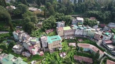 Sikkim Hindistan 'ın Gangtok şehri gökyüzünden görüldü.
