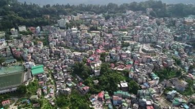 Sikkim Hindistan 'ın Gangtok şehri gökyüzünden görüldü.