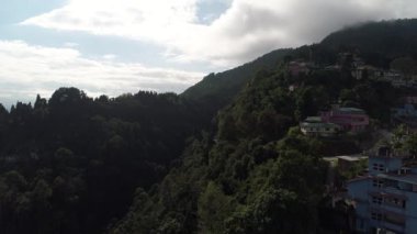 Sikkim Hindistan 'daki Rumtek Manastırı gökyüzünden görünüyor.
