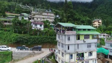 Sikkim Hindistan 'daki Rumtek Manastırı gökyüzünden görünüyor.