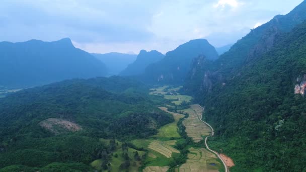 Paisaje Natural Cerca Ciudad Vang Vieng Laos Visto Desde Cielo — Vídeo de stock