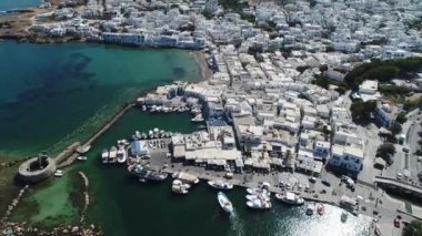 Yunanistan 'ın Kiklad adasındaki Paros adasındaki Naoussa kasabası