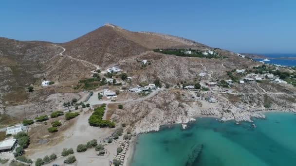 希腊Cyclades的Paros岛上Naoussa的Piperi海滩鸟瞰 — 图库视频影像