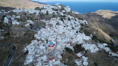 Yunanistan 'ın Kiklad adasındaki Serifos adası gökyüzünden görüldü